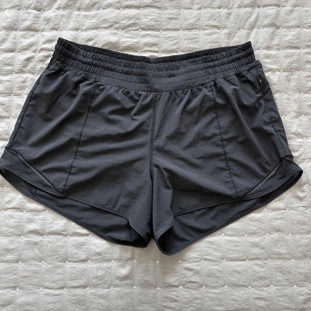 Lululemon Hotty Hot Shorts HR 4" size 14
